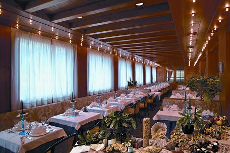 Sala Con Buffet 